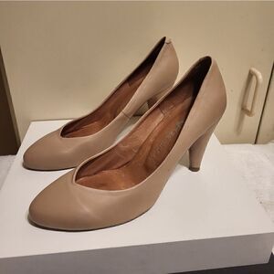 Jeffrey Campbell Ibiza Last "Lane" Beige Soft Leather Pumps sz.9 MSRP $145